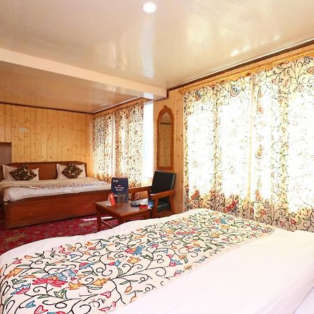 Hotel Bright Palace Pahalgam Exterior photo