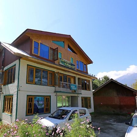 Hotel Bright Palace Pahalgam Exterior photo