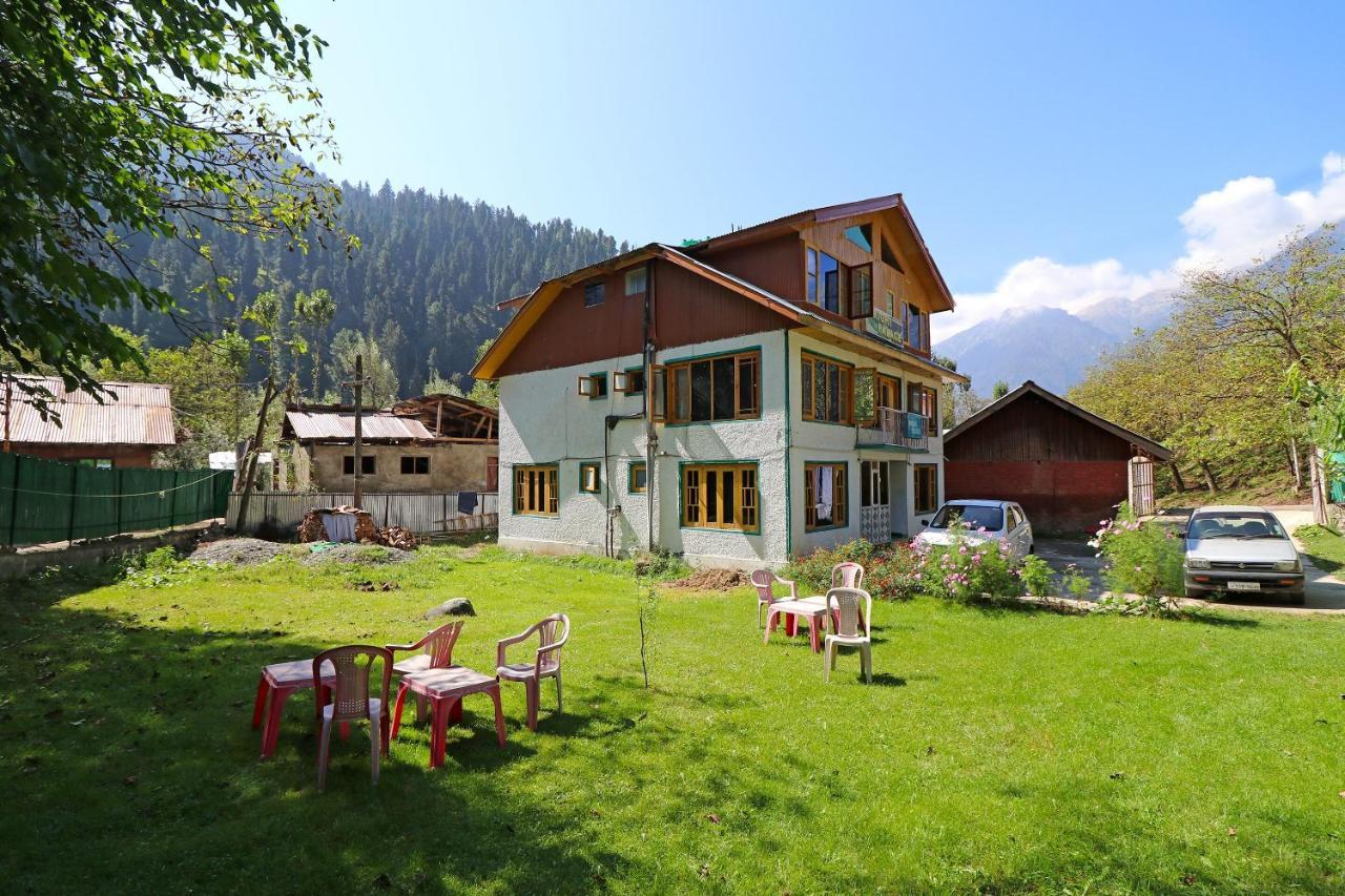 Hotel Bright Palace Pahalgam Exterior photo