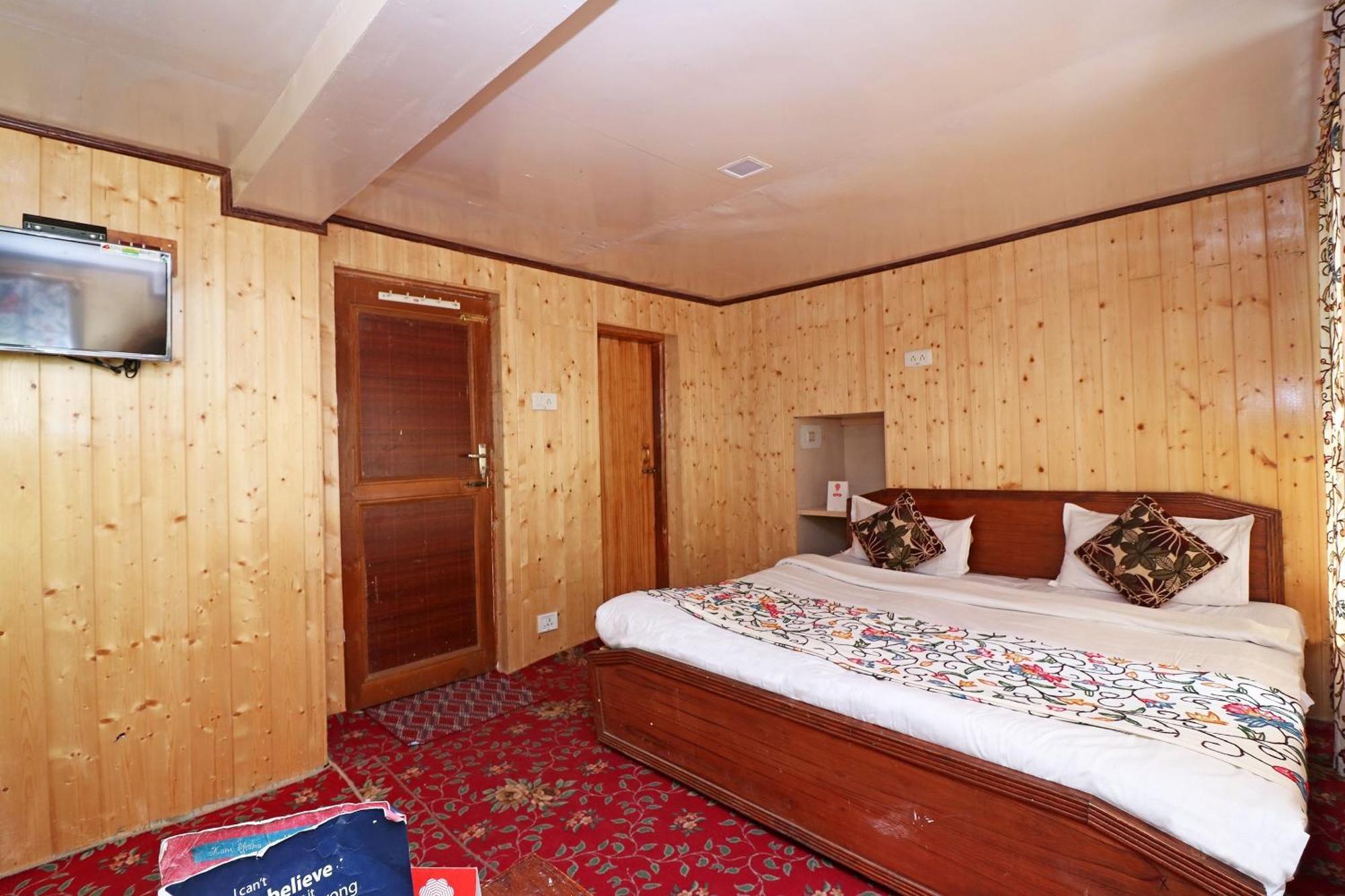 Hotel Bright Palace Pahalgam Exterior photo