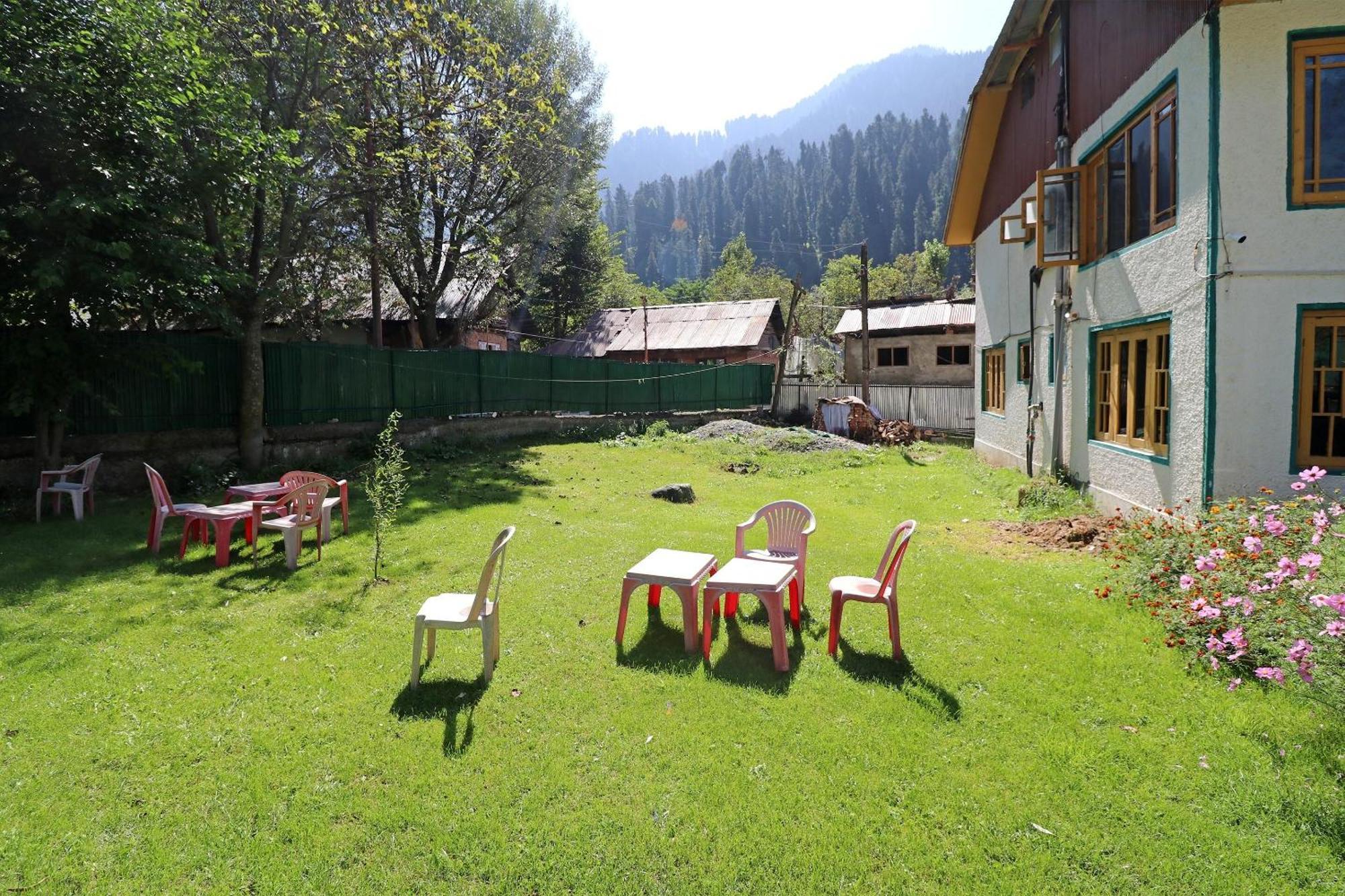 Hotel Bright Palace Pahalgam Exterior photo