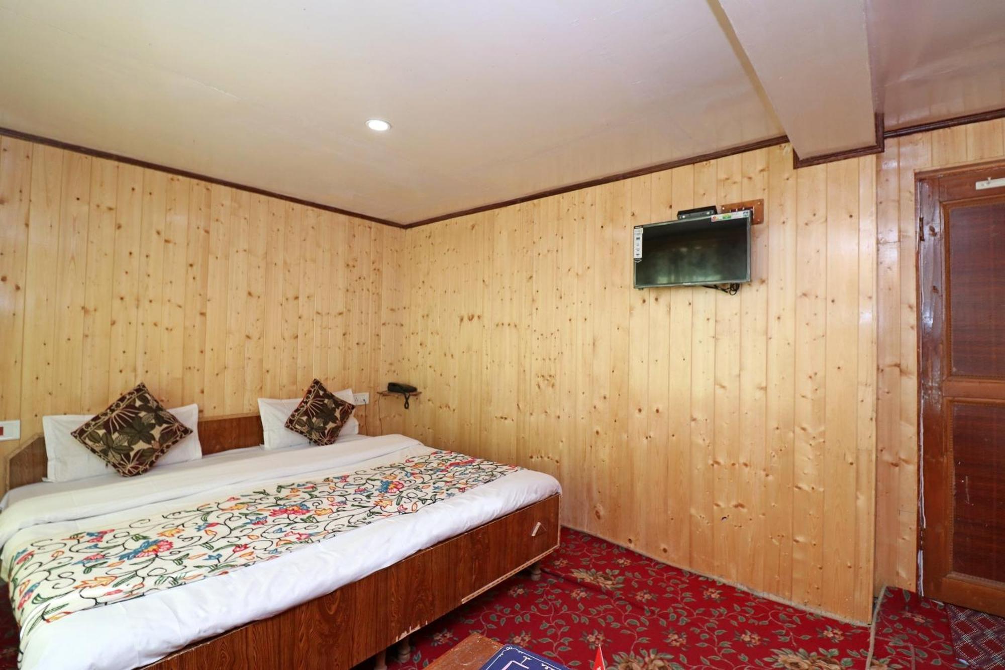 Hotel Bright Palace Pahalgam Exterior photo